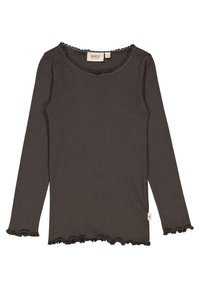 Camisa de manga larga, gris oscuro, hecha de suave algodón con un escote y dobladillo ondulados. Presenta una etiqueta de marca en el lado.