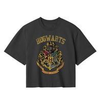 Černé zkrácené tričko se zlatým nápisem "HOGWARTS" a barevným znakem Bradavic, zobrazující složité detaily a vzory.