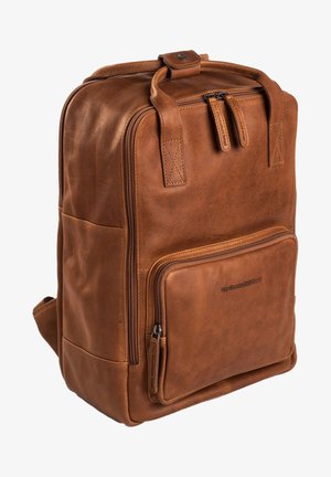 Zaino in pelle marrone con forma rettangolare, dotato di due cerniere, tasche laterali e una tasca frontale con cerniera per il riposo.