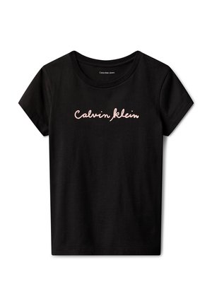 T-shirt noir à manches courtes et col rond avec le texte "Calvin Klein" en écriture cursive rose clair centré sur la poitrine.