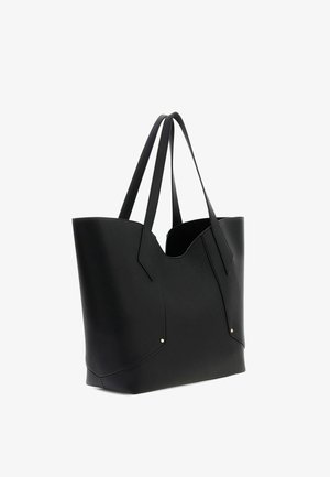 Borsa tote in pelle nera con doppi manici a spalla, bordo superiore leggermente curvo e piccoli dettagli di rivetti dorati vicino alla base.