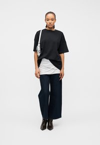 Noisy May NMKIM - Βασικό μπλουζάκι - black