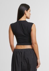 Urban Classics CROPPED WRAPPED - Top - black