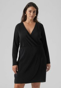 Vero Moda Curve Robe de jour - black
