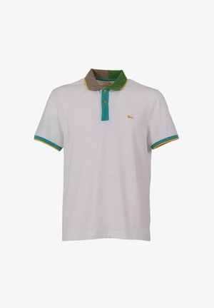 Witte polo met een meerkleurige kraag (groen, bruin en turquoise) en turquoise mouwen, met een klein gele logo op de borst.