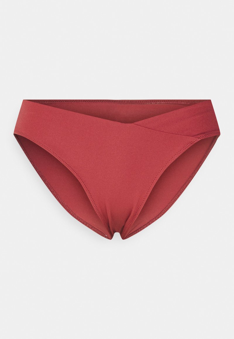 Calções de bikini vermelhos com um tecido liso e elástico, de perna alta e um design de faixa cruzada na cintura. Sem padrões visíveis ou acessórios.