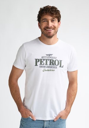 - T-shirt z nadrukiem