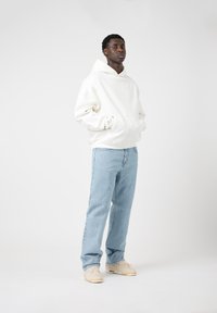 EIGHTYFIVE DISTRESSED - Brīva piegriezuma džinsi - vintage blue