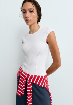 OYSHO, SHORT-SLEEVED RIB TOP AND - T-shirt basique - stone