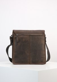 Strellson RICHMOND - Umhängetasche - dark brown