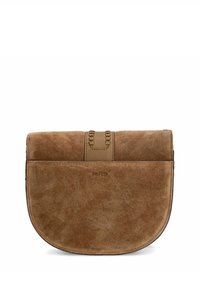 Borsa in suede marrone con forma arrotondata, caratterizzata da un top a patta liscia, un sottile dettaglio di cucitura e il nome del marchio "MNFLD" impresso.