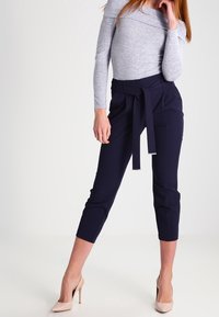 Dorothy Perkins Sweter