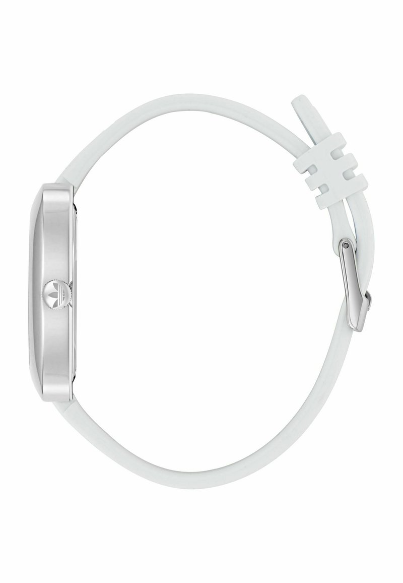 Orologio intelligente argento con cinturino in silicone bianco e fibbia metallica visto di lato, con un pulsante corona inciso con il logo.