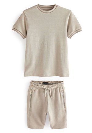 Next TEXTURED T-SHIRT AND SHORTS SET - Shorts - cement stone
