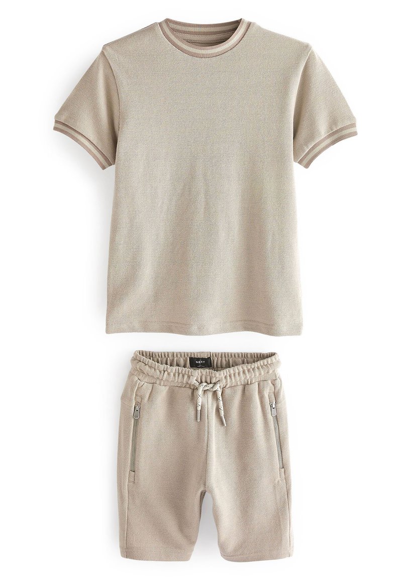 Next TEXTURED T-SHIRT AND SHORTS SET - Šortky - cement stone