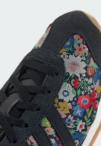 adidas Originals COUNTRY OG LIBERTY LONDON - Sneakers - aurora ink gum off white