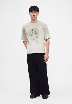 Won Hundred, UNISEX, mleczny