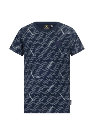 Granatowy krótki rękaw koszulki z białym geometrycznym wzorem na całej powierzchni i napisem "Retour Performance", okrągły dekolt oraz mała naszywka z logo na piersi.