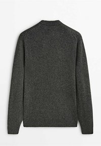 Pull-over gris foncé avec un col rond et des manches longues, doté d'une texture lisse et de poignets et d'un ourlet côtelés. Vue arrière montrée.
