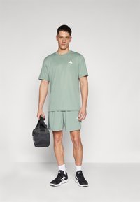 adidas Performance TRAIN ESSENTIALS - Sportfelső - silver green/white