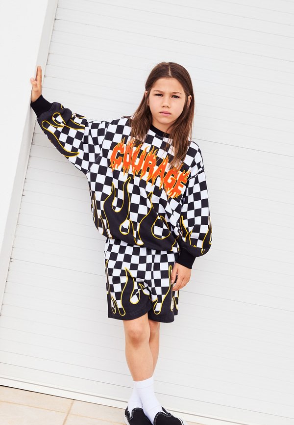 AMIL UNISEX - Shorts - check on fire3