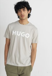 HUGO DULIVIO - Marškinėliai su spaudiniu - grey