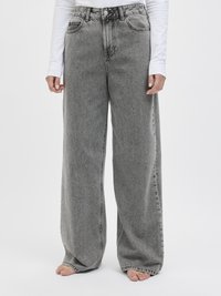 Gray wide-leg jeans made from denim, featuring a high waist, front pockets, and a faded finish. Seam details accentuate the design.