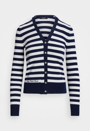 Cardigan à rayures horizontales bleu marine et blanc avec manches longues, col en V, boutons dorés sur le devant et texte brodé près de l'ourlet inférieur.