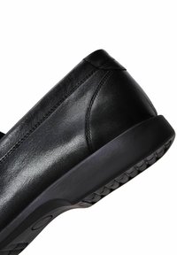 Derimod Mocasines elegantes - black