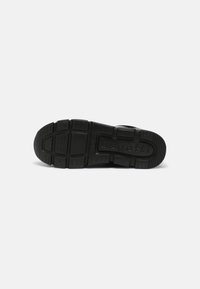 bugatti Sneakers basse - black