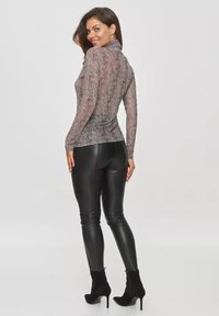 Makadamia - Bluzka z długim rękawem