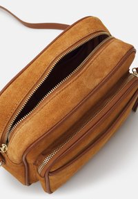 Zign LEATHER - Torba preko tijela - cognac