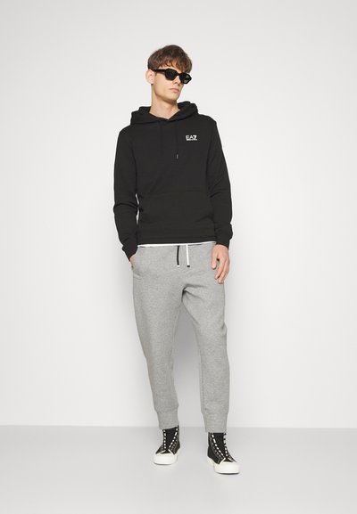 Emporio Armani TROUSER - Calças de fato de treino - grigio melange med