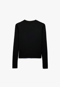 Maglione nero a coste con maniche lunghe, scollatura tonda e vestibilità corta, caratterizzato da un tessuto testurizzato e un design pulito e minimal.