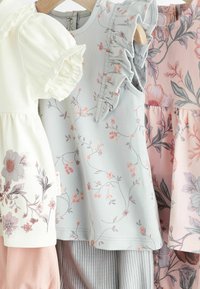 Next 6 PIECE SET - REGULAR FIT - Apdrukāts T-krekls - pink white floral