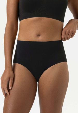 Hoge taille zwarte onderbroek met een gladde textuur en naadloos ontwerp, voorzien van een gematigde snit bij de dijen voor comfort en dekking.
