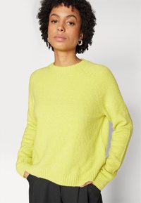BOSS FEBISAN - Stickad tröja - medium yellow