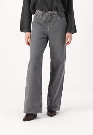 JXEDA BAGGY - Leveälahkeiset - medium grey denim