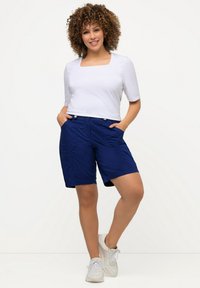 Ulla Popken BERMUDA STYLE POCHES CEINTURE CONFORTABLE - Shorts - dark blue