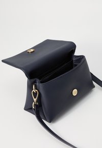 Tommy Hilfiger MODERN  - Cross body bag - space blue
