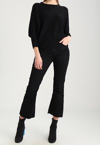 ONLY Stickad tröja - black