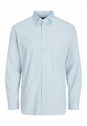 Šviesiai mėlynas marškinis su mažais taškeliais, ilgomis rankovėmis ir klasikiniu apykakle; pagamintas iš glotnios medžiagos su subtilia tekstūra.