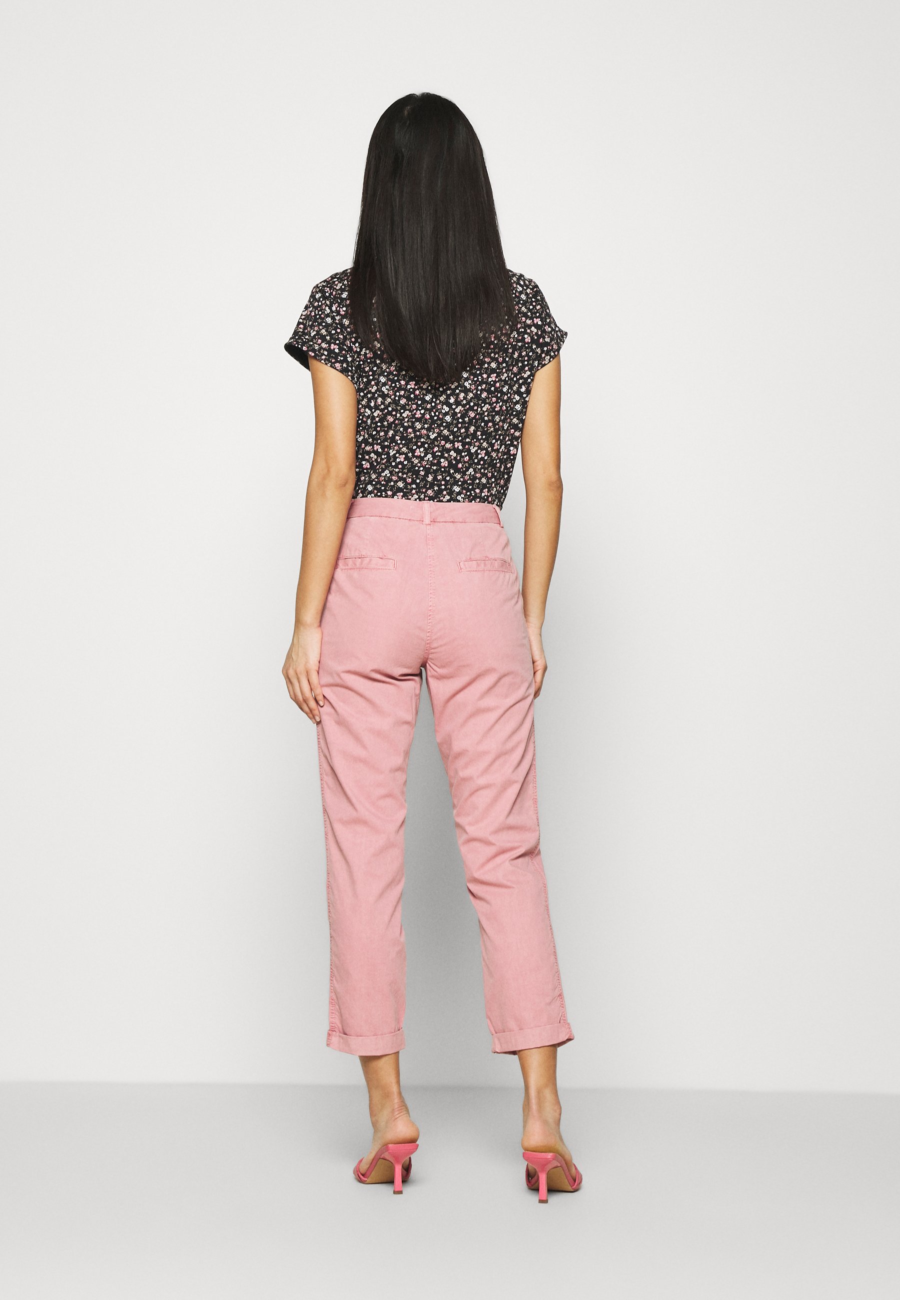 Femme Chino Femme Chino