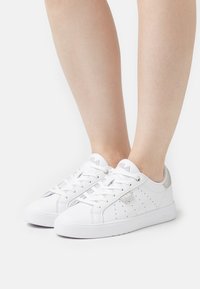 Fila LUSSO - Tenisky - white/silver