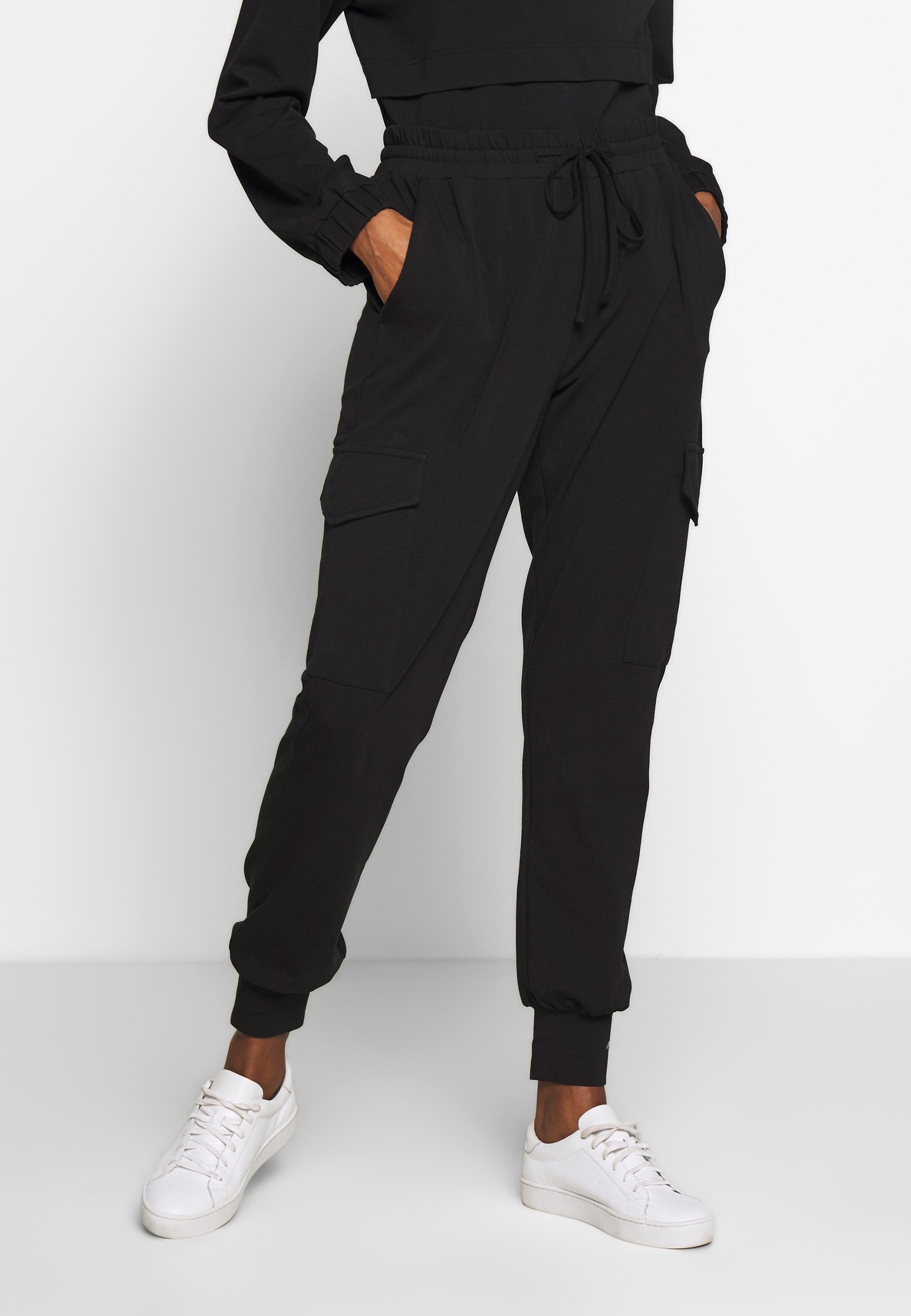 Kaffe KASIGGI LINDA PANTS Joggebukse black deep Zalando.no Kaffe KASIGGI LINDA PANTS Joggebukse black deep Zalando.no