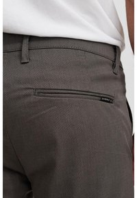 Gabba PISA DALE - Chinos tipa bikses - grau