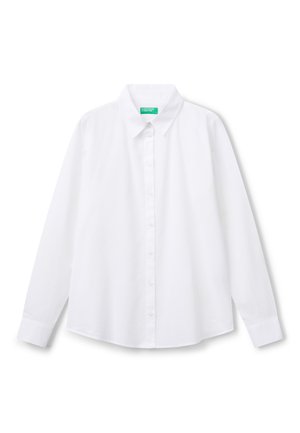 Camisa blanca de manga larga hecha de algodón. Cuenta con un cuello clásico, cierre de botones al frente y puños con botones.