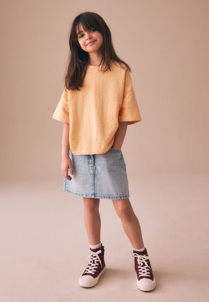 Next, - T-shirt basic