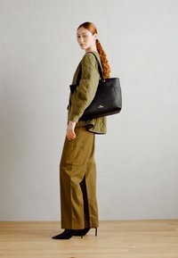 Anna Field Maisiņveida soma - black