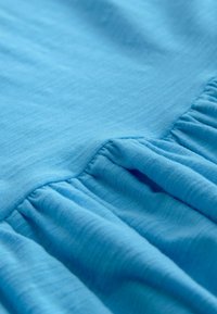 REGULAR FIT - SLEEVELESS DROP WAIST CREW NECK - Maxi šaty - bright blue